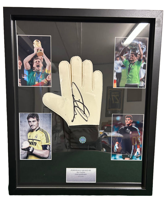 Casillas - Real Madrid Framed Glove