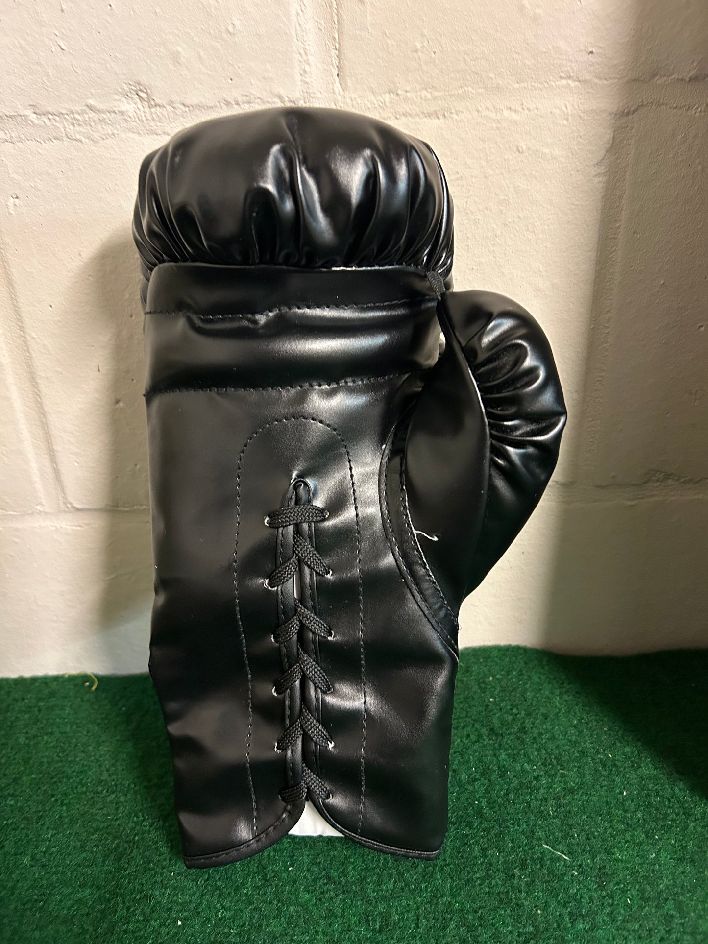 Mike Tyson - boxing glove